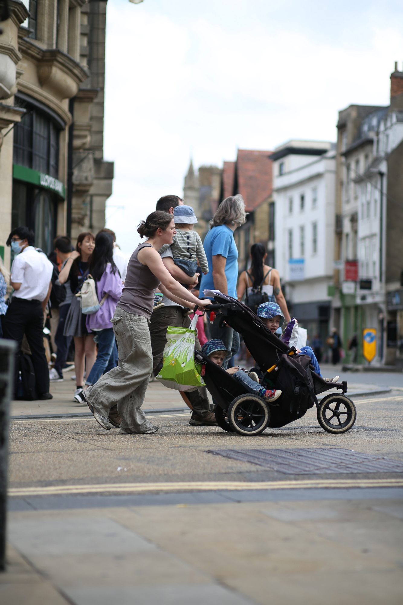 Photo of beople on the street in Oxford, UK by Elena Gallina