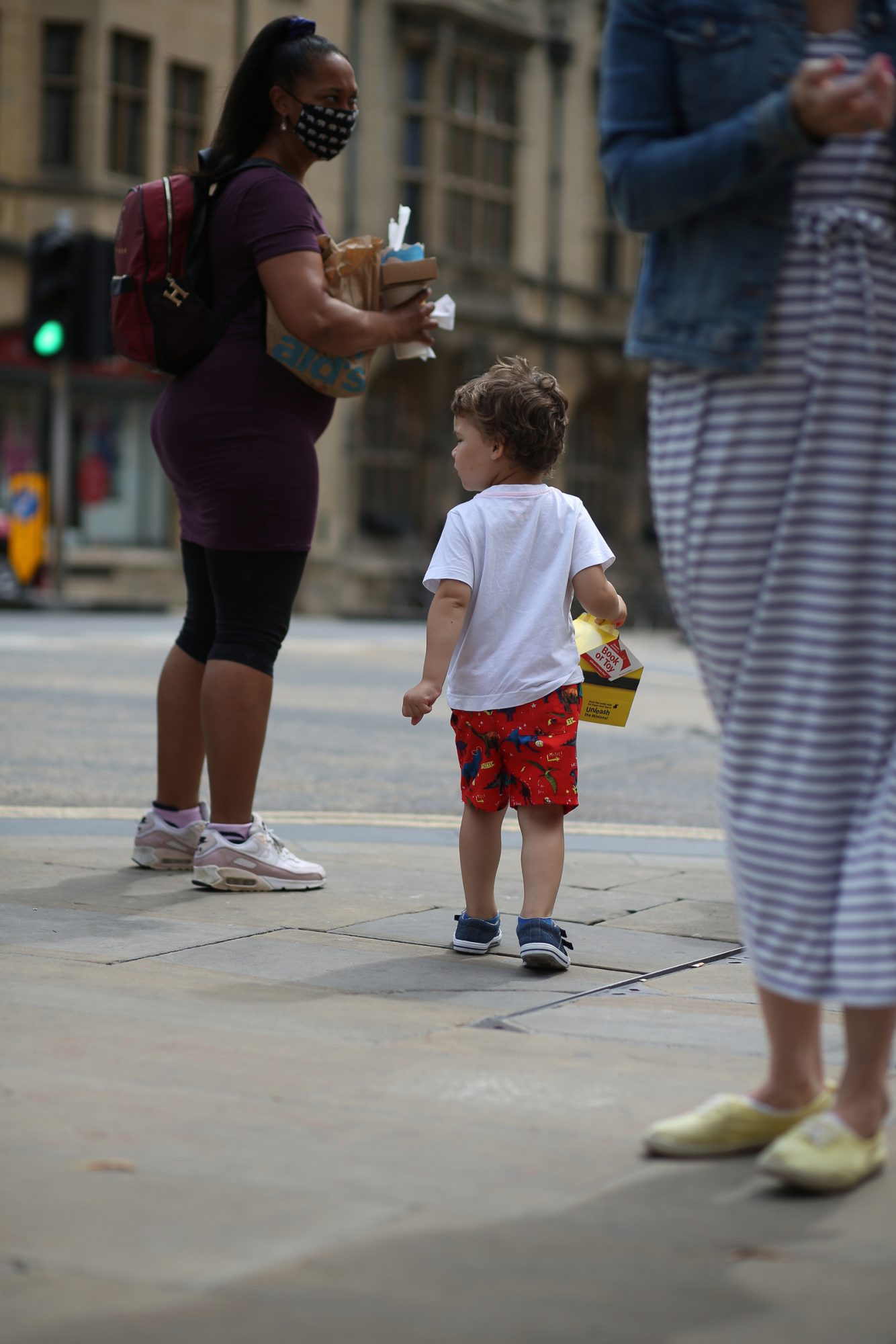 Photo of beople on the street in Oxford, UK by Elena Gallina
