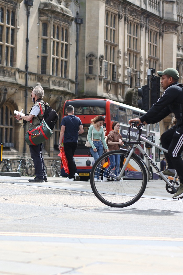 Photo of beople on the street in Oxford, UK by Elena Gallina
