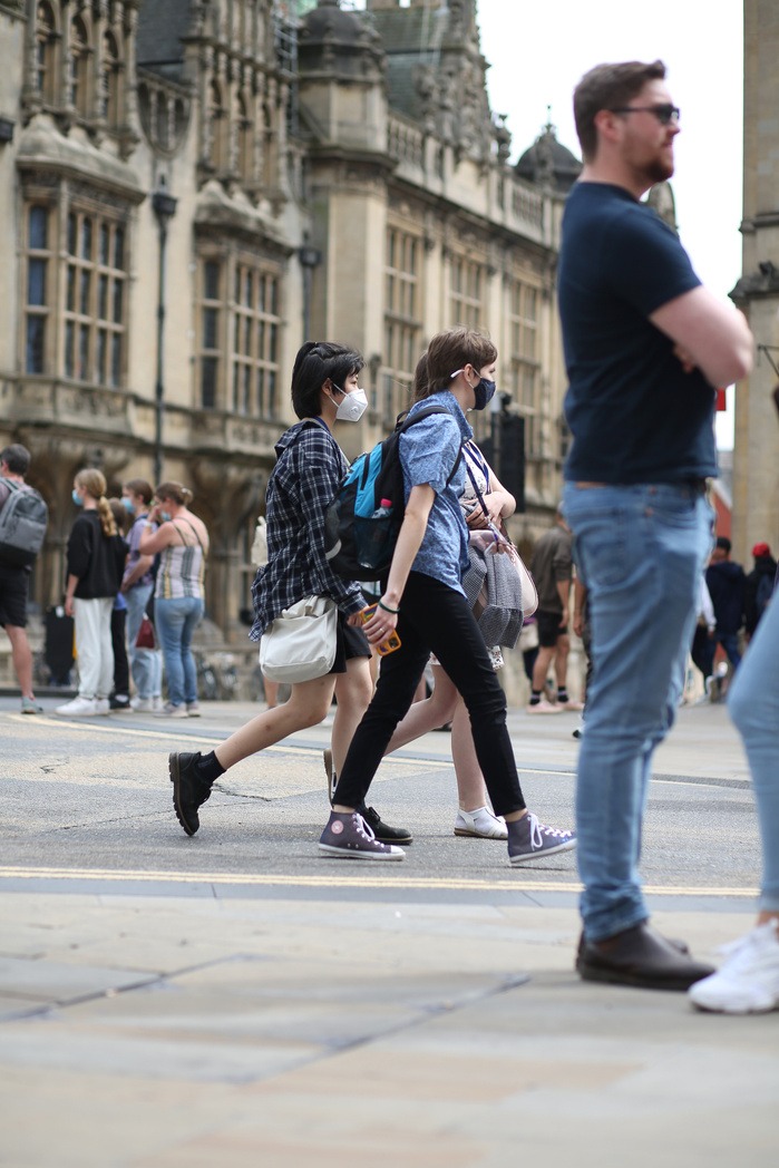 Photo of beople on the street in Oxford, UK by Elena Gallina